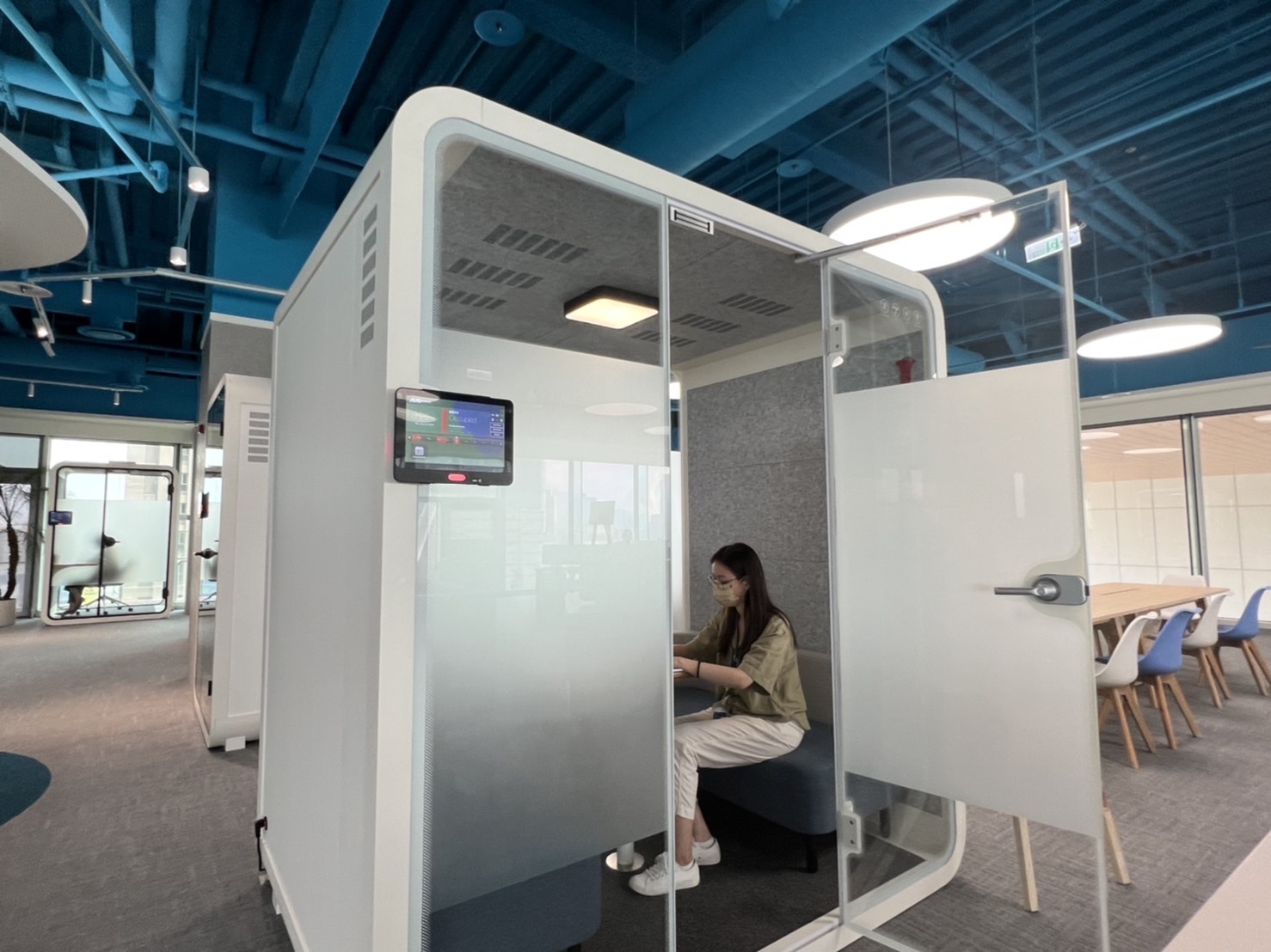 Vsport高雄據點的智慧行動辦公艙，展現Vsport在面板以外的研發應用軟實力